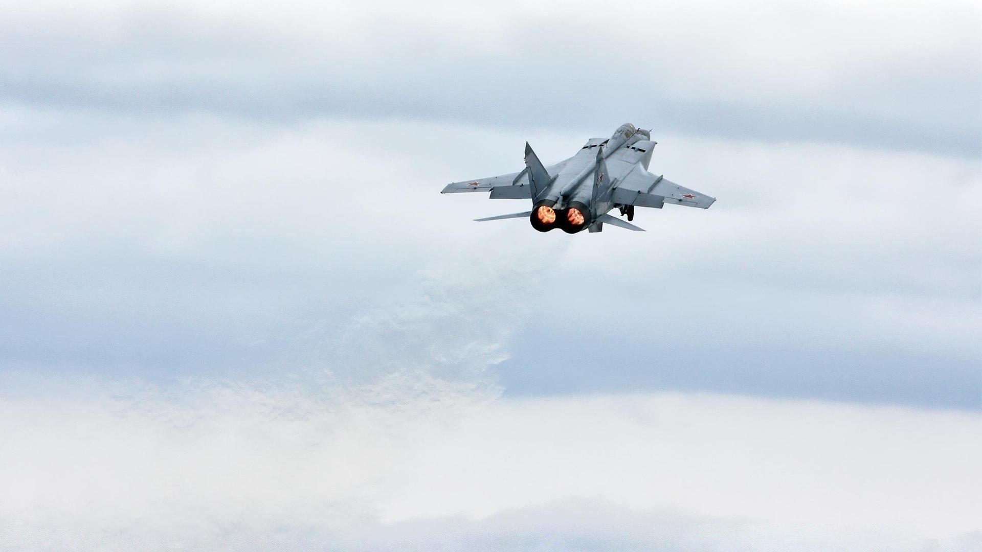 _城市天际线滑索:悬空飙速,惊心动魄_,城市天际线拖拽道路