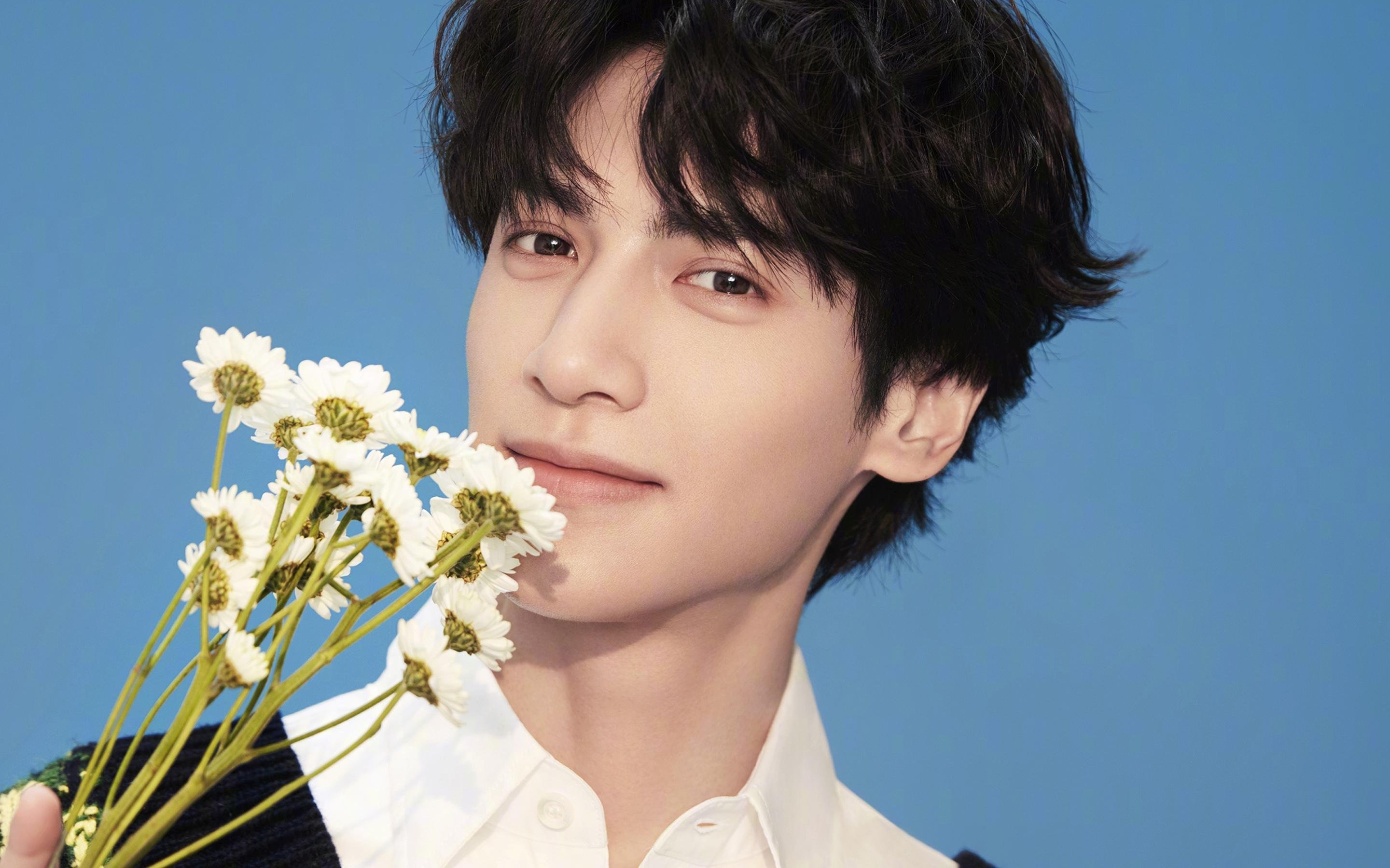 职业俱乐部鼓励球员参与公益增强社会影响力,业余球队赞助方案